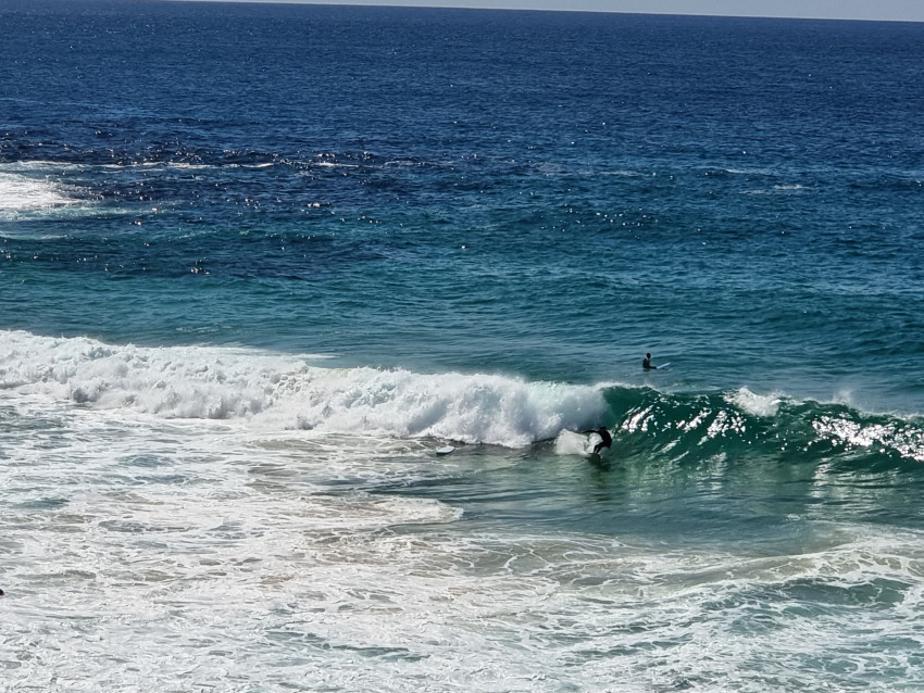 LIFE IS A WAVE.CATCH IT