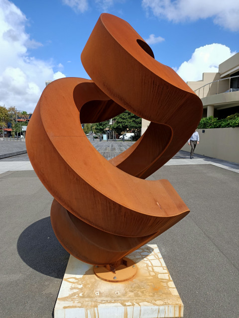 METAL STATUE,Woolloomooloo